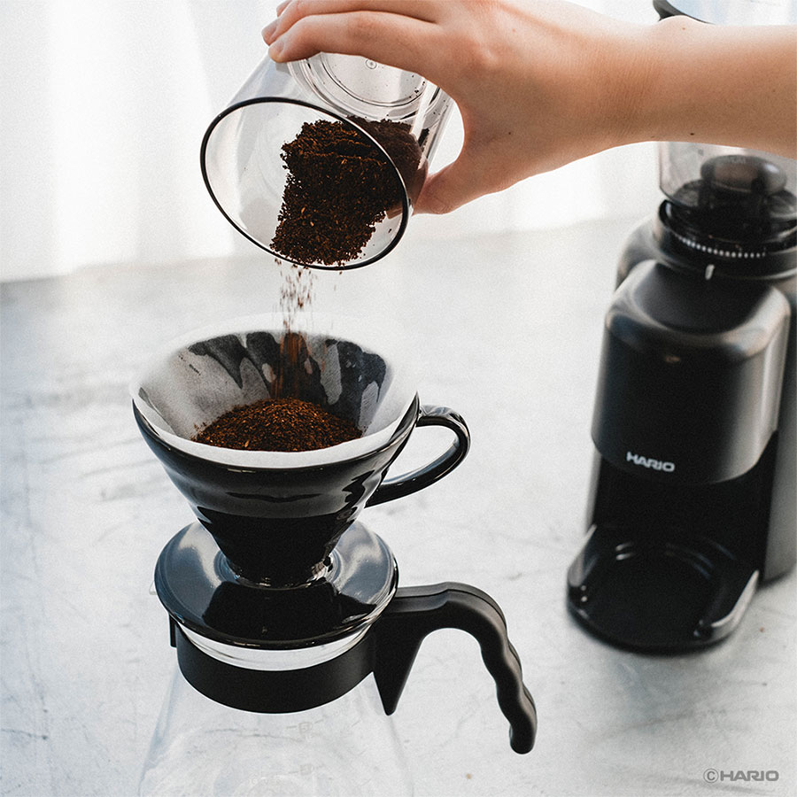 Hario - elektronische Kaffeemühle V60 Compact N für 100g Bohnen, schwarz