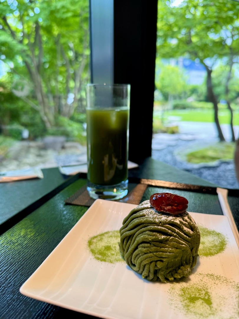 Teeanbau Tee-Ernte Japan Teequalität vor Ort