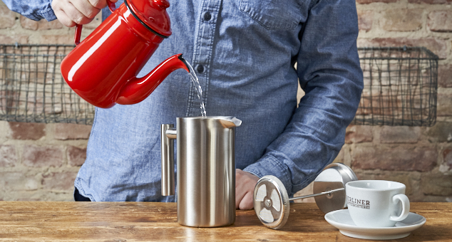 French Press Zubereitung Schritt 2