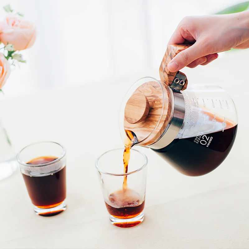 Hario - V60 Glaskanne 600 ml Coffee Server 02 Holzgriff Olive Hario - V60 Glaskanne 600 ml Coffee Server 02 Holzgriff Olive