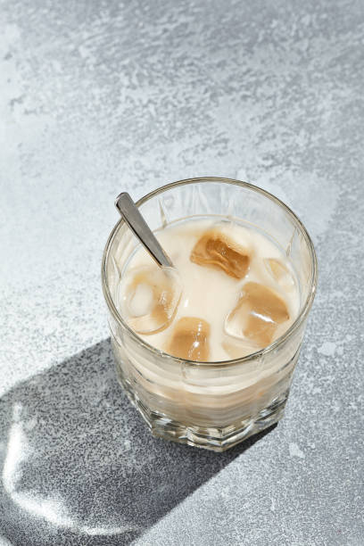 Berliner Kaffeerösterei Sommer Rezept Iced Chai mit Chai und Eiswürfeln