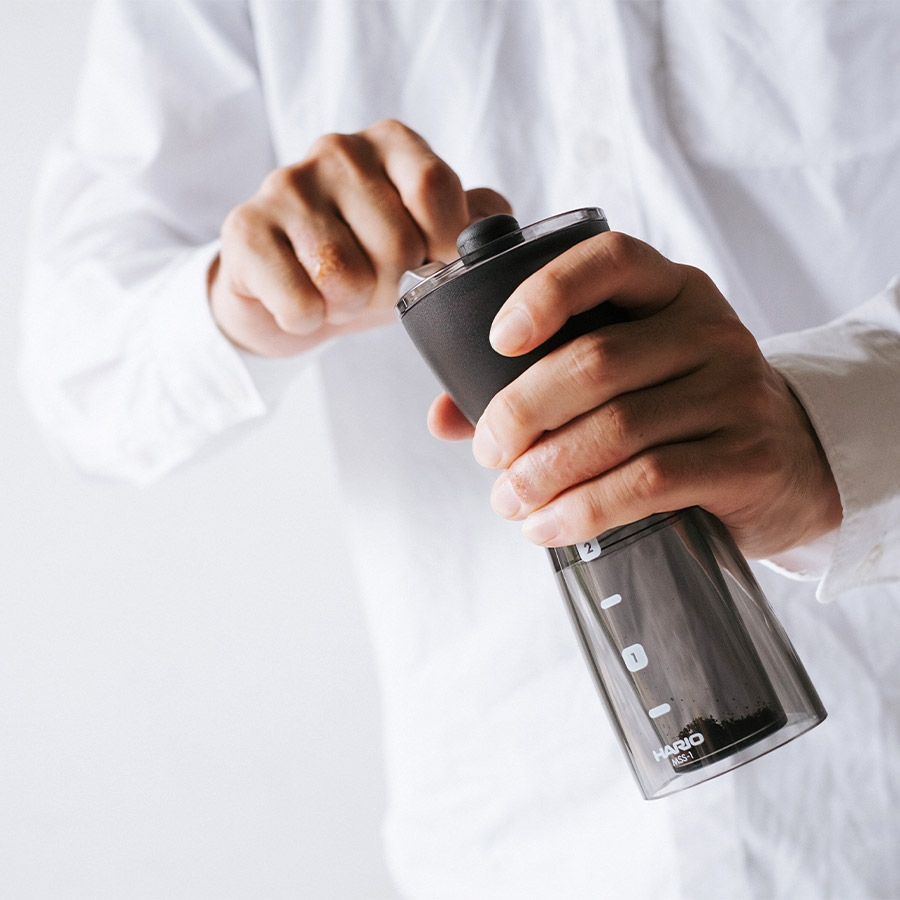 Hario - Kaffeemühle Mini-Slim Plus mit Keramikmahlwerk für 24g Bohnen Hario - Kaffeemühle Mini-Slim Plus mit Keramikmahlwerk für 24g Bohnen