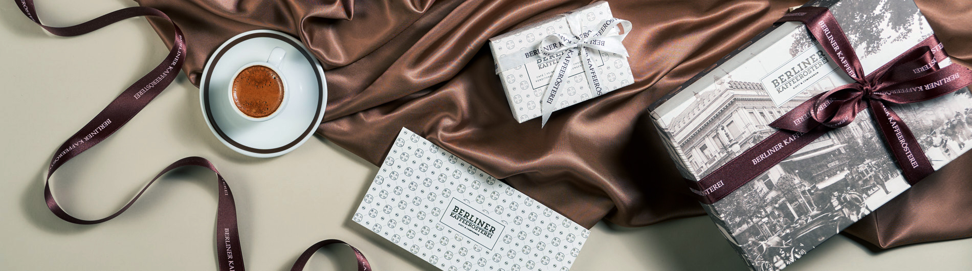 Geschenk der Berliner Kaffeerösterei schön verpackt für jeden Anlass
