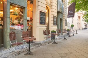 Kaffeeroesterei_Ulandstrasse_Terrasse-2-300x199 Kaffeeroesterei_Ulandstrasse_Terrasse-2-300x199