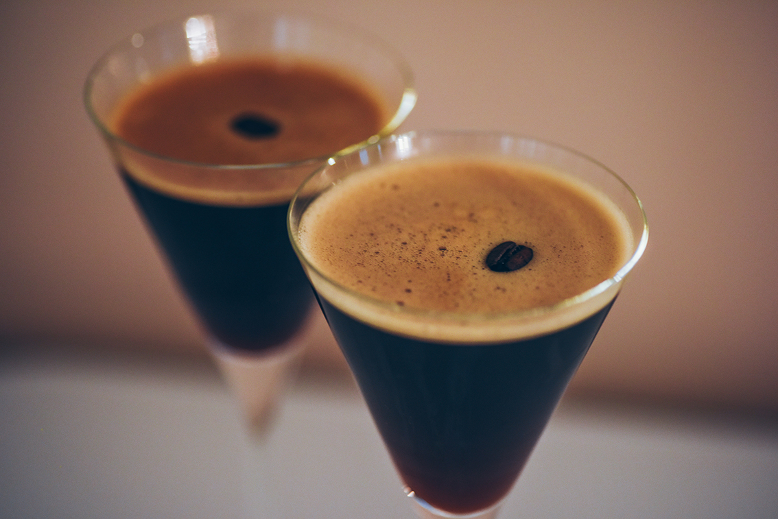 Berliner Kaffeerösterei Kaffeerezept Espresso Martini9 mit Kaffee und Kaffeelikör