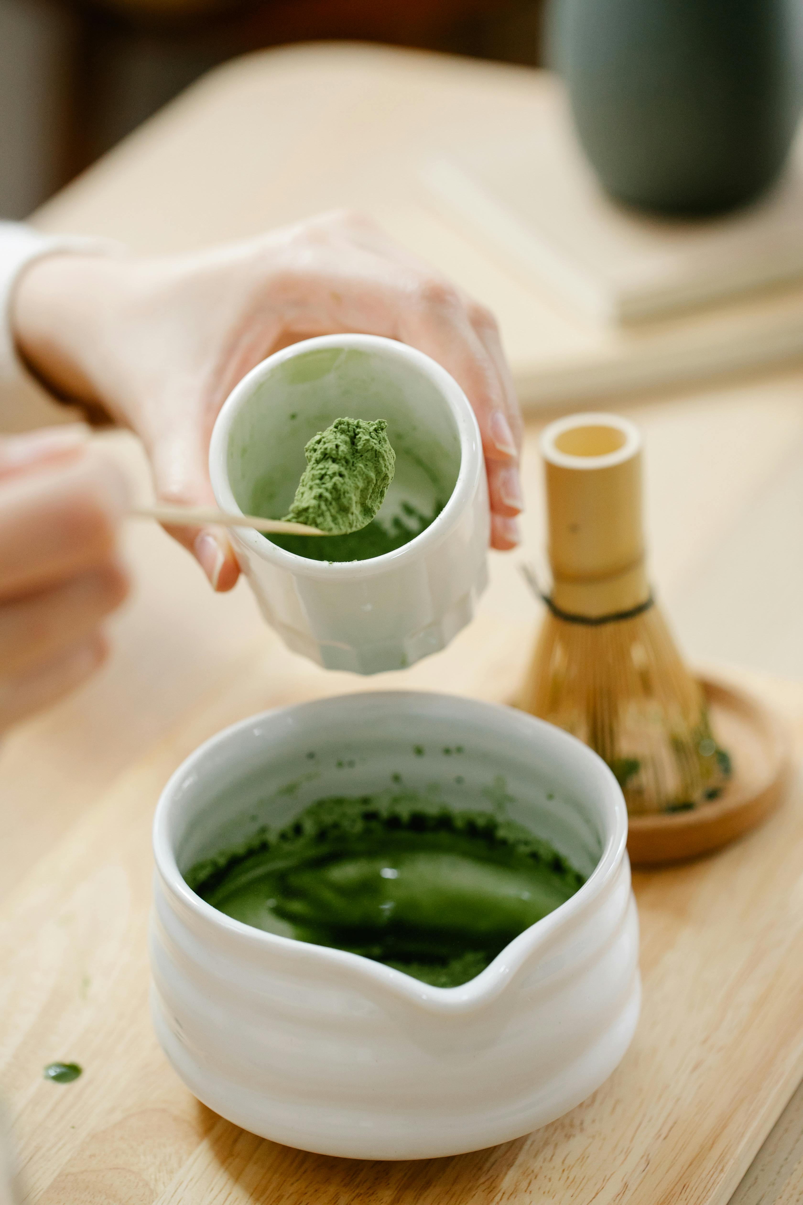 Berliner Kaffeerösterei Rezept Matcha Latte Sommer mit Eiswürfeln